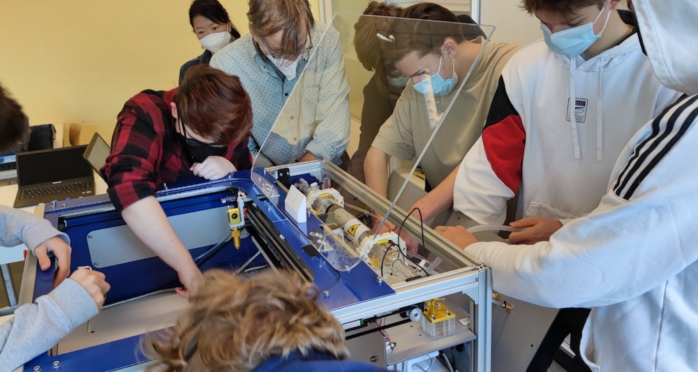 Schüler der Oberstufe bauen einen Lasercutter